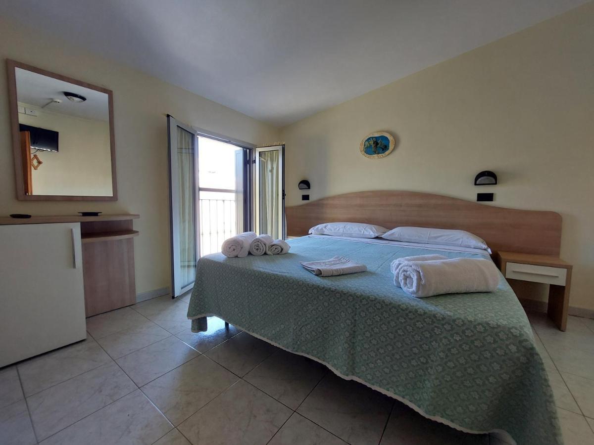Hotel Villa Aurora เบลลาเรีย-อีเจอา มารีนา ภายนอก รูปภาพ